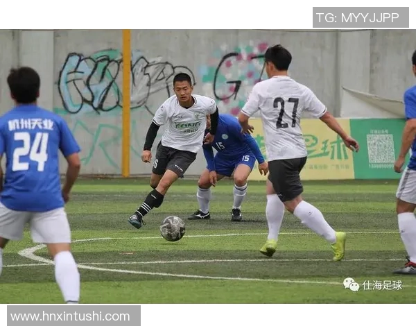 广州足球队与杭州足球队赛后状态分析与复盘总结MBA